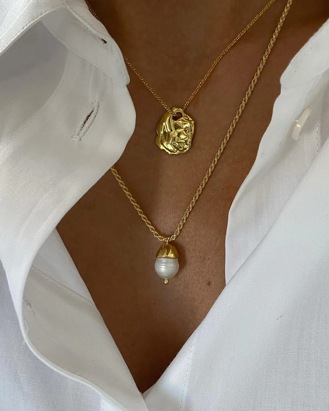 Perla Vergoldete Halskette aus solidem Sterlingsilber mit einer Perle