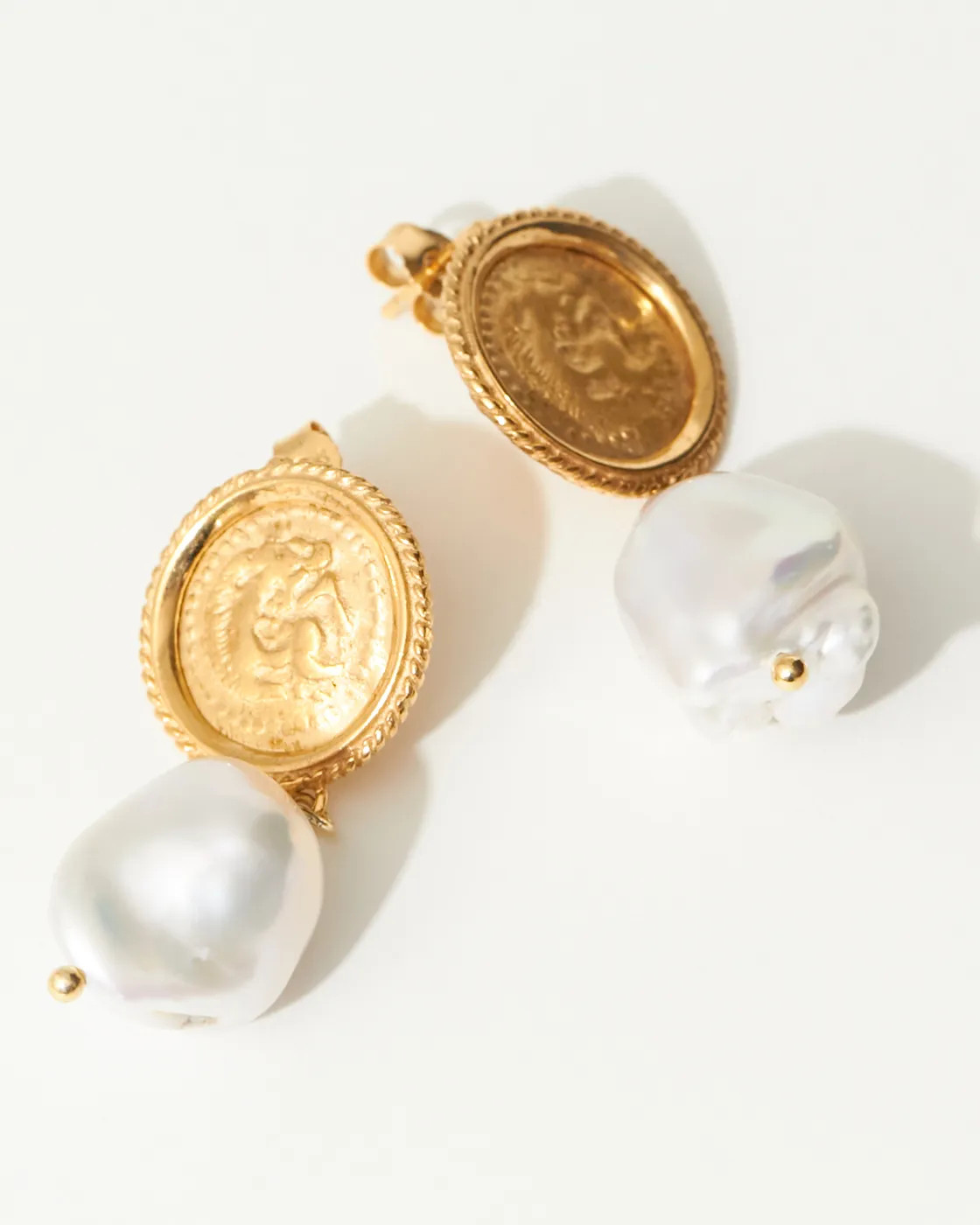 Hercules Lost Sea Gold-Plated Pearl Pin Earrings