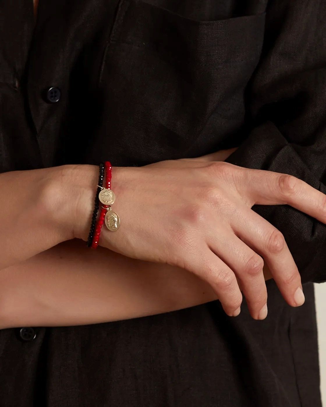 Ygieia Granada Armband aus roten Glaskristallen mit Silber-Anhänger
